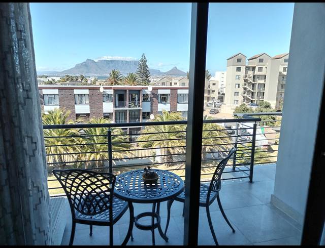 2 BEDROOM APARTMENT TO LET IN WAVES EDGE